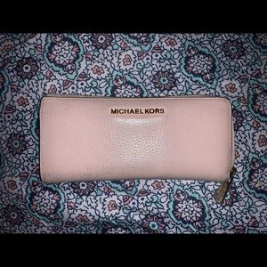 Michael Kors Pink Hand Wallet.